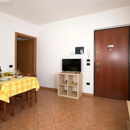 Διαμέρισμα In Mit Privatem Parkplatz By Interhome