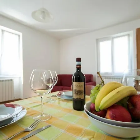 In Mit Privatem Parkplatz By Interhome Lägenhet